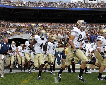 PITTSBURGH, PA - SEPTEMBER 24:  The Notre Dame Fighting Irish run onto the field before the game against the Pittsburgh Panthers on September 24, 2011 at Heinz Field in Pittsburgh, Pennsylvania.  (Photo by Justin K. Aller/Getty Images)