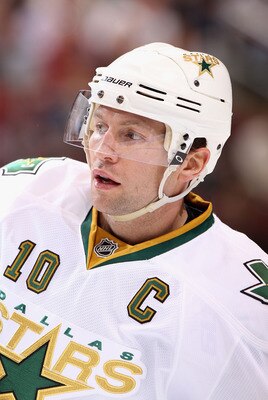 GLENDALE, AZ - MARCH 29:  Brenden Morrow #10 of the Dallas Stars during the NHL game against the Phoenix Coyotes at Jobing.com Arena on March 29, 2011 in Glendale, Arizona.  The Coyotes defeated the Stars 2-1 in an overtime shoot out.  (Photo by Christian