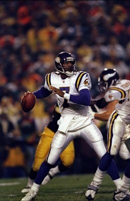 5 Oct 1998:  Quarterback Randall Cunningham #7 of the Minnesota Vikings in action during a game against the Green Bay Packers at the Lambeau Field in Green Bay, Wisconsin. The Vikings defeated the Packers 37-24.