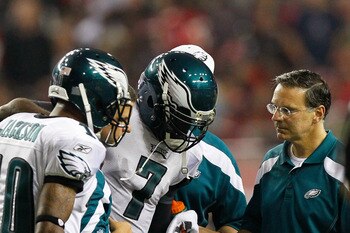 Michael Vick Being Helped By Trainers