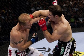 Tim Kennedy (R) - Strikeforce