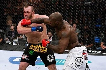 Muhammed "King Mo" Lawal (R) - Strikeforce