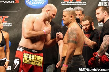 Ben-rothwell-mark-hunt_display_image