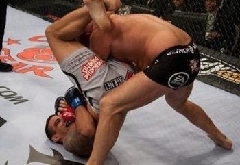 Strikeforce-heavyweight-fabricio-werdum-submits-fedor-emelianenko