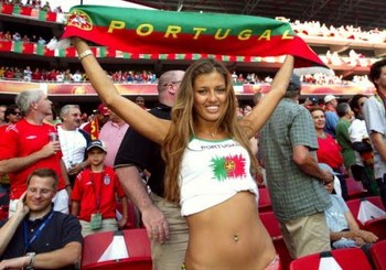 22PortugalHotFootballFemaleFans-SexyPort