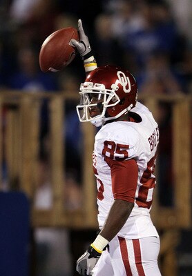 LAWRENCE, KS - OCTOBER 15:  Ryan Broyles #85 of the Oklahoma Sooners celebrates after making a touchdown catch during the game against the Kansas Jayhawks on October 15, 2011 at Memorial Stadium in Lawrence, Kansas.  (Photo by Jamie Squire/Getty Images)