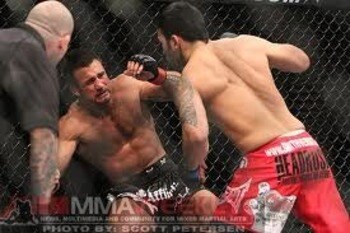 Brad Tavares crushing Phil Baroni