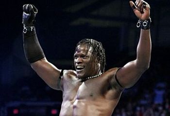 R-Truth suspendido de WWE  R-truth_display_image