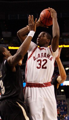 JaMychal Green led Alabama in scoring and rebounding last season.