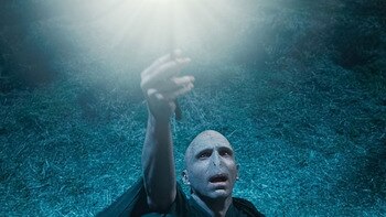 Lord-voldemort-wand-high-up-1920x1080_display_image