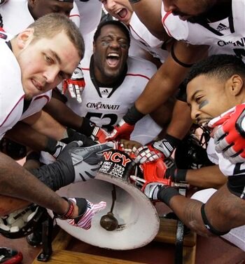 63605_cincinnati_miami_ohio_football_display_image