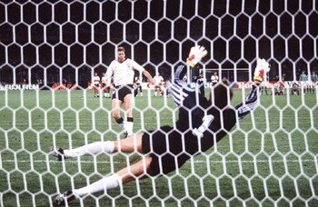 Chris-waddle-misses-against-germany-in-italia-90-48796126_display_image