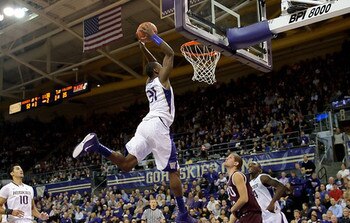 Nov11-ncaa-basketball-uw-spu-09_original_display_image