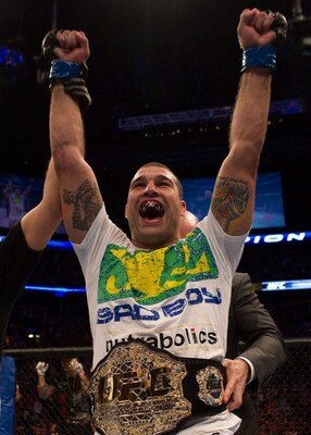 Shogun-with-belt-from-ufc_display_image