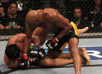 Anderson-Silva-KOs-Yushin-Okami-Zuffa_display_image.jpg