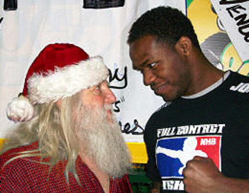 Santa Claus is real !! Ufc-jon-bones-jones-meets-santa-claus_display_image