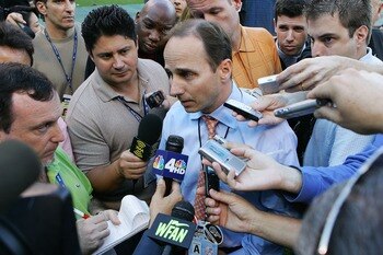 "If you'd get out of my way, I can finally go to my office and read some Bleacher Report..."