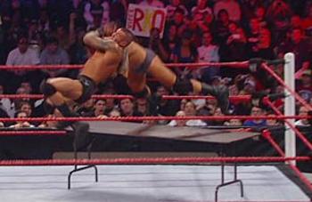 RESULTADOS SUMMERSLAM RKOthroughtheTable_display_image