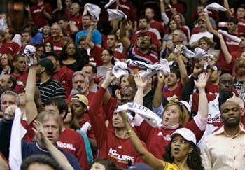 Cleveland_cavaliers_fans_display_image