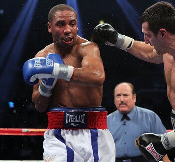 Andre Ward pictured attack Carl Froch
