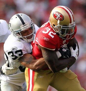 Kendallhunteroaklandraidersvsanfranciscosmhgmypnk8tl_display_image