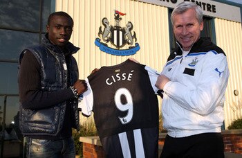 Papiss-cisse-with-alan-pardew-526858629_display_image