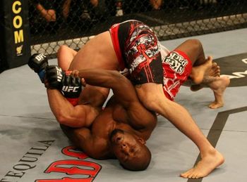 Daniel-roberts-greg-soto-ufc-126_m_display_image