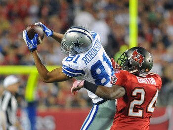 Dallas' Laurent Robinson performed well before and after the injury to Miles Austin.