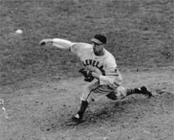 http://lebrownstown.com/wp-content/uploads/2009/07/bob-feller-pitching.jpg