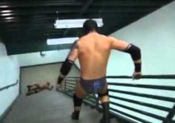 photo from loewrestling.com