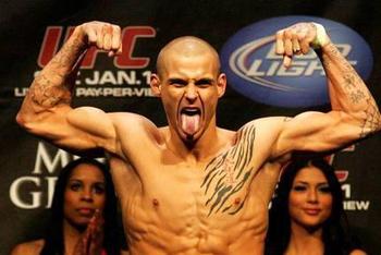 Setwidth445-ufc-143-poirier_display_image
