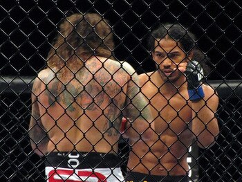 Benson Henderson (R) - Rob Tatum/The MMA Corner