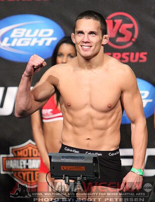 22_jakeellenbergerufcvs2w_display_image
