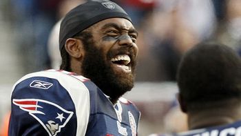 Randy-moss-beard_display_image