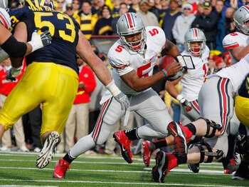 Ohio State QB Braxton Miller scrambling against the Michigan Wolverines