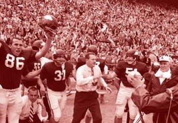Photo Source: http://l.yimg.com/j/assets/ipt/Arkansas_CottonBowl_jubo_100711.jpg