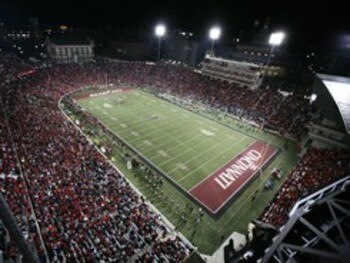 University-of-cincinnati-stadiums-night-game-at-nippert-stadium-cin-s-x-00001md_display_image