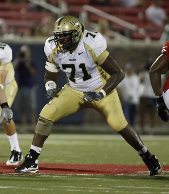 Photo from www.fanaticalfootballfiend.com