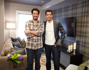 Yeah, these two look like MAJOR sports fans