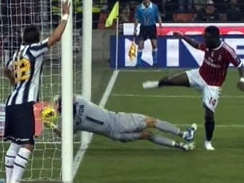 Buffon-Muntari-gol-fantasma1-1024x770_display_image.jpg