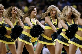 Ducks-Basketball-Cheerleaders-630x420_display_image.jpg