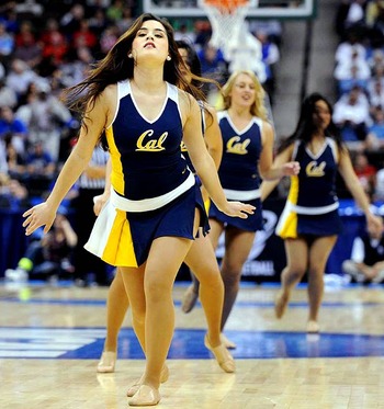 NCAA-california-golden-bears-cheerleader3_display_image.jpg