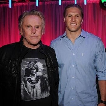 Tread lightly Matthews, something doesn't look right [Img via TerezOwens]