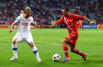 Alexander Kerzhakov (right)