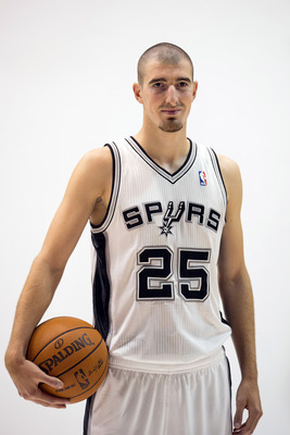 Nando De Colo