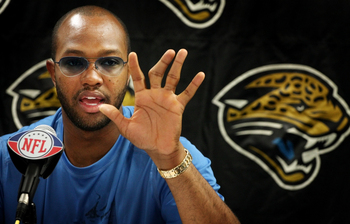 torry holt hands