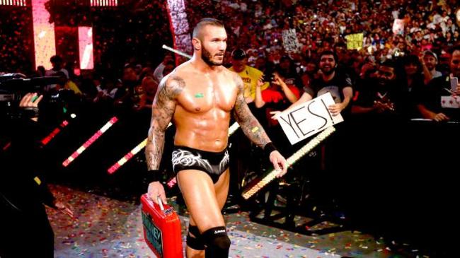 WWE RAW SUPERSHOW DESDE ELCHE, ALICANTE 05/10/2013 RandyOrtonEntrance2_crop_650