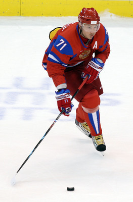 Hi-res-97033512-ilya-kovalchuk-of-russia-controls-the-puck-during-the_display_image