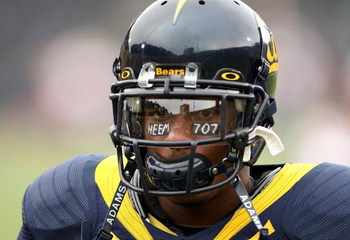 BERKELEY, CA - SEPTEMBER 05: Jahvid Best #4 of the California Golden warms up before their game against the Maryland Terrapins at California Memorial Stadium on September 5, 2009 in Berkeley, California. (Photo by Ezra Shaw/Getty Images)