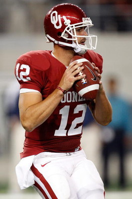 ARLINGTON, TX - SEPTEMBER 05: Quarterback Landry Jones #12 of the Oklahoma Sooners at Cowboys Stadium on September 5, 2009 in Arlington, Texas. (Photo by Ronald Martinez/Getty Images)